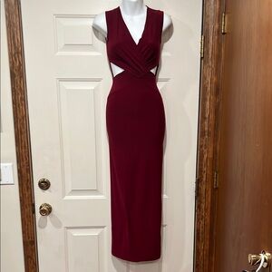 Elegant Burgundy Sleeveless Dress